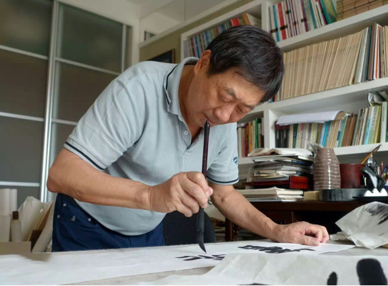 上海张森的书法老师图片